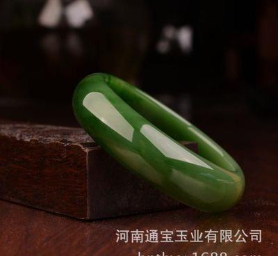 臻选天然和田玉碧玉手镯 匠心之作，传世之美